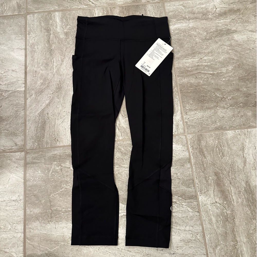 NWT lululemon pace rival crop sz 4
